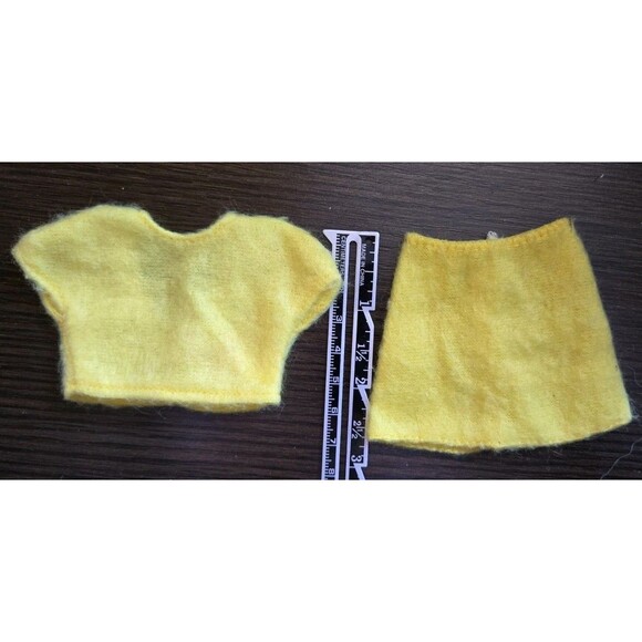 Vintage Barbie Clone Mod? 70s Or 80s Doll Outfit Yellow Felt Handmade? Top Skirt - Picture 5 of 6